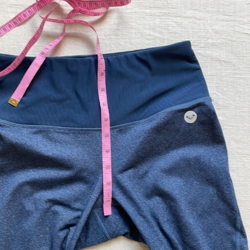 ROXY brand heathered navy cropped yoga/athletic leggings with mesh cutou… - Picture 11 of 12